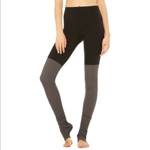 ALO Goddess Leggings (Black/Stormy Heather- SMALL)